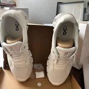 Brand new 9W….like a M…. I bought in April…. 30 day refund only worn 15 minutes